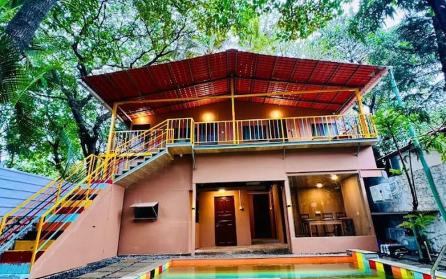 Lost Paradise A Social Hostel