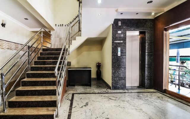 Oyo 33010 Hotel Mmr Towers