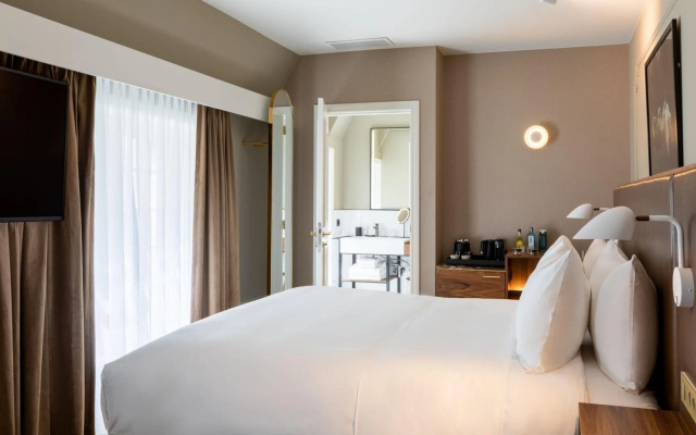 Sapphire House Antwerp, Autograph Collection
