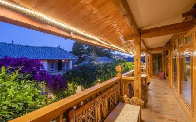 Yuhuai Renjia Inn