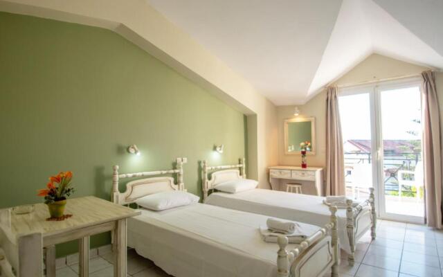Avra Alykes resort