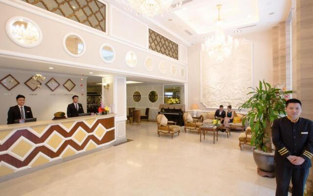 Chalcedony Grand Hotel