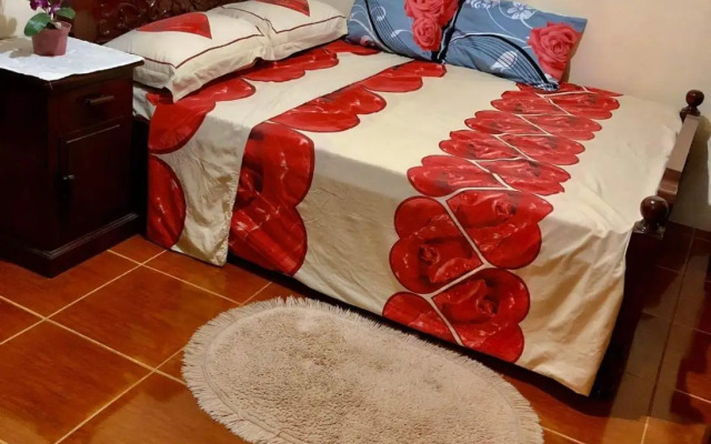 15pax-2 minutes to Vigan-RoseandFer Transient-2 Bedroom House