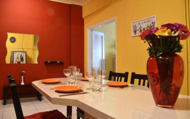 Colourful Apartment in AthensCity 1min from Subway