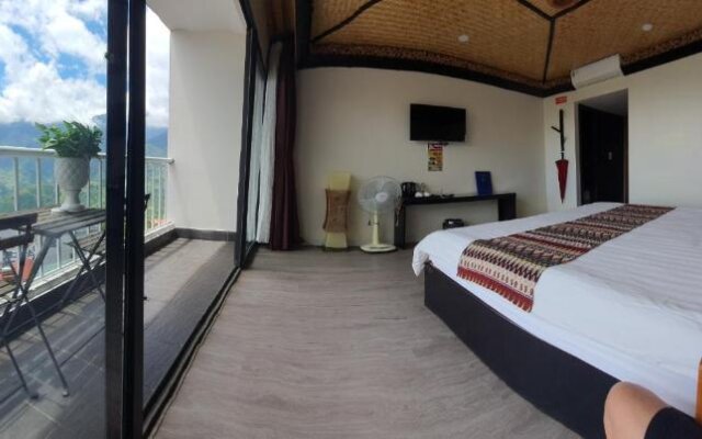 Phuong Nam Mountain View Hotel