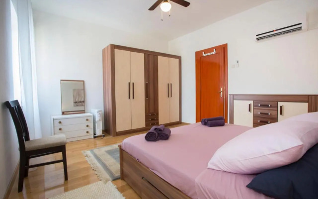 Prime Location Penthouse apt with a large terrace