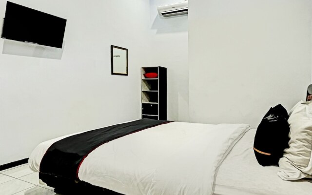 Capital O 1362 Ciliwung Guest House Syariah