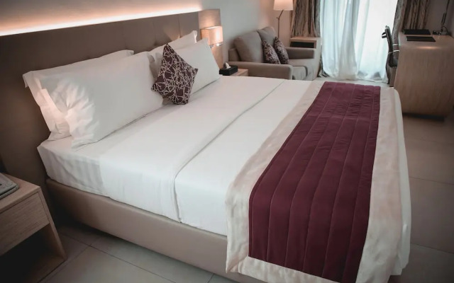 Platinum Cocotiers Hotel