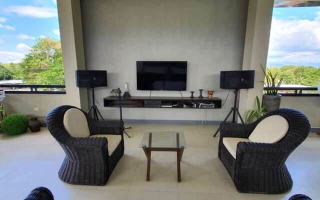 Felicidad Resto and Pension House