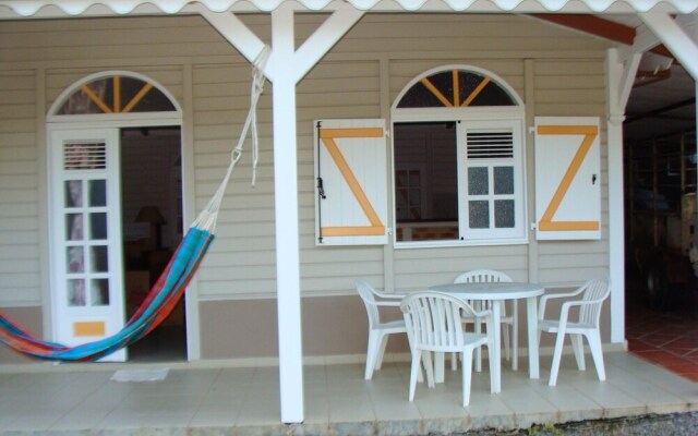 House with 2 Bedrooms in Le François, with Enclosed Garden And Wifi - 20 Km From the Beach