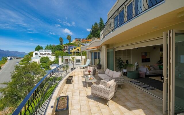 The Star of Queenstown Hill