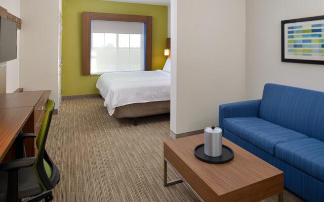 Holiday Inn Express Hotel & Suites Lodi, an IHG Hotel