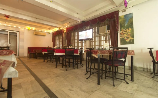 OYO 10695 Hotel Niladri Palace