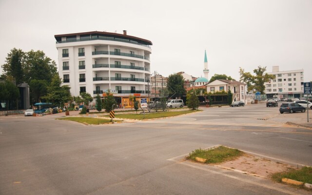 Ceneviz Suit Hotel