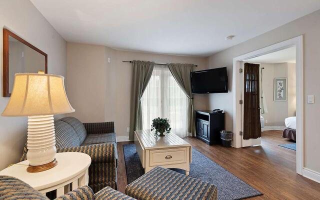 Charlevoix Inn & Suites SureStay Collection by Best Western