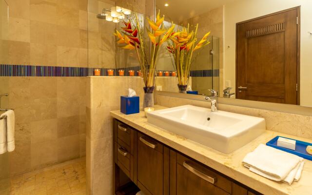 V Azul Vallarta - Luxury Vacation Rental- Adults Only