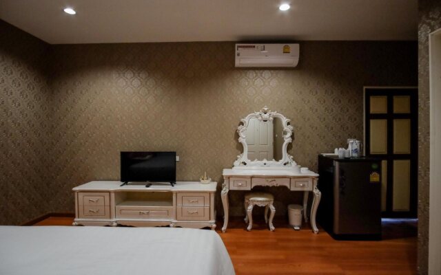 The O-Zone Airport Inn