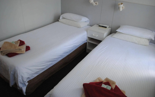Hibiscus Regal Apartments