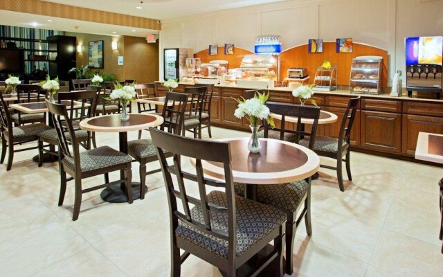 Holiday Inn Express Houston North-1960 Champions Area