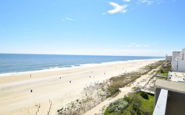 Century I 702 By Redawning