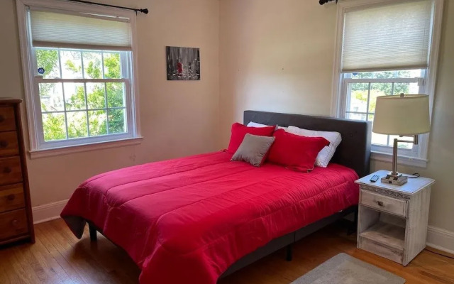 Quaint, Comfy, Close & Convenient