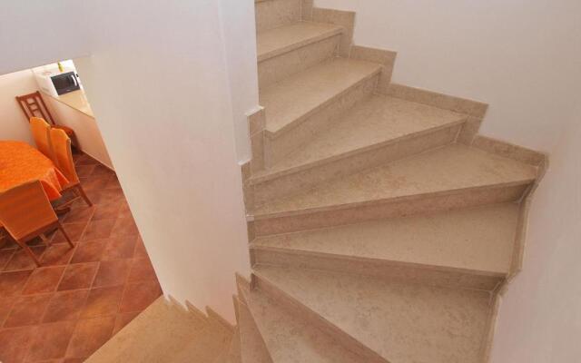 Apartment with 4 Bedrooms 446