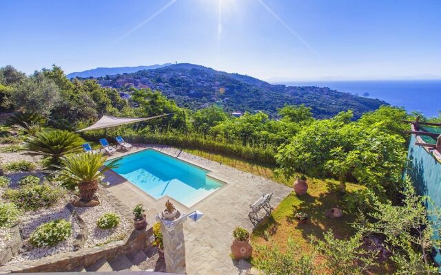 Villa dei Galli in Sant Agata sui Due Golfi