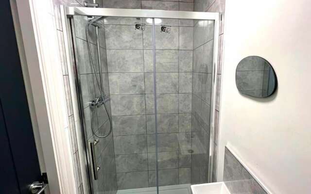 Chantry Suites by SA Stays