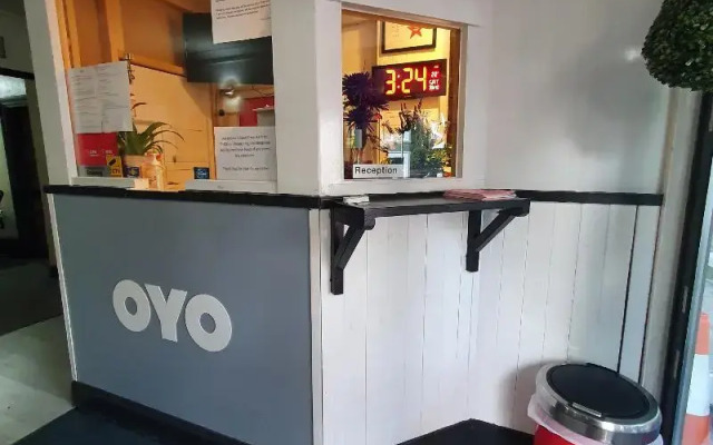 OYO Devine Beach Hotel, Westcliff Southend-On-Sea