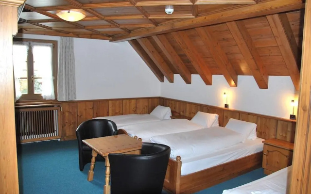 Hotel zum Kreuz – Guest Rooms – Suhr