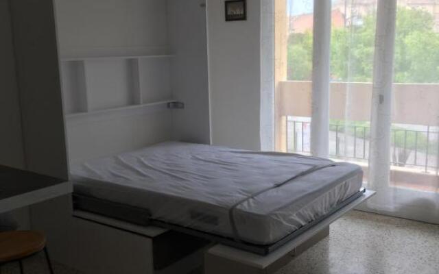 studio lumineux avec terrasse