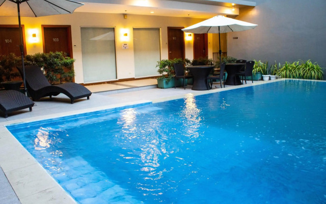 88 Courtyard Hotel