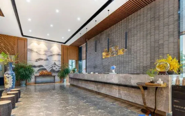 Wuhan Weijia Qingshe Hotel (Wuhan South Lake Polytechnic University)