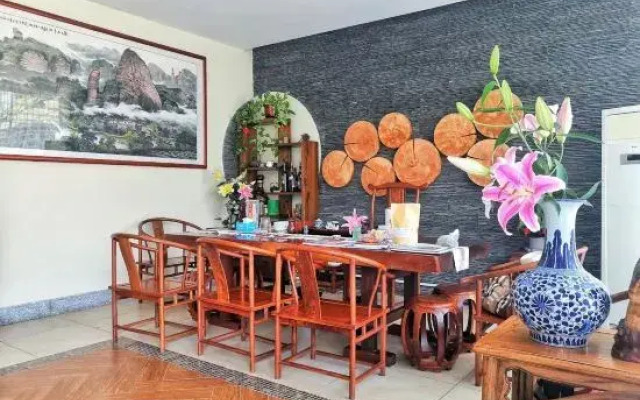 Danxia Shanyang Yuancun Inn (core scenic spot)