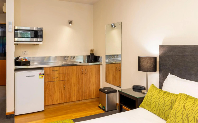 Airport Gateway Motor Lodge