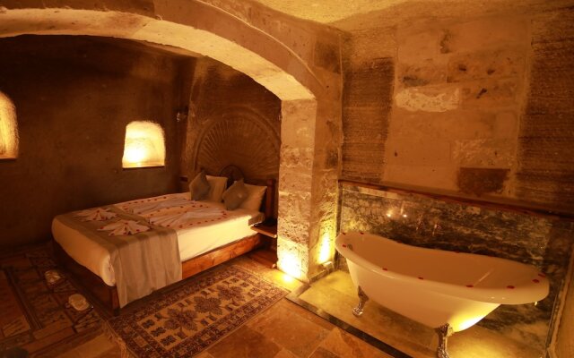 Sarnich Cave Suites