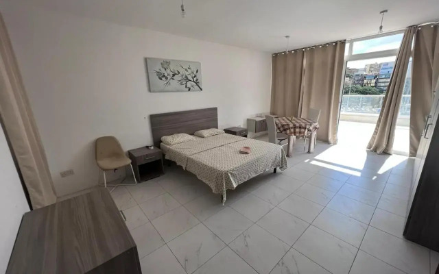 Amazing sea view penthouse near Valletta