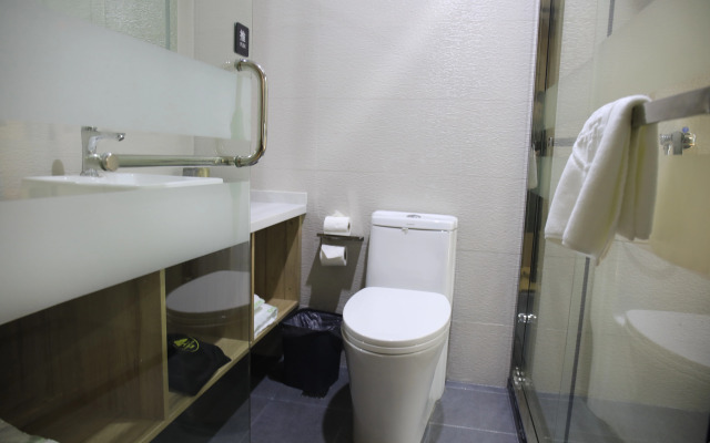 GreenTree Business Hotel (Liyang Zhongguancun Chuangzhi Park)