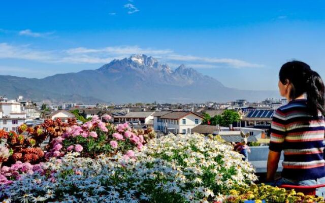 Lijiang is gone Snow Mountain View House