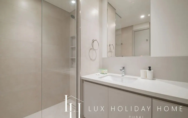 LUX  The Creek Palace Residence Suite 2