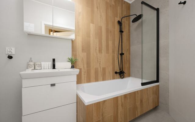 Apartment With Two Balconies by Renters