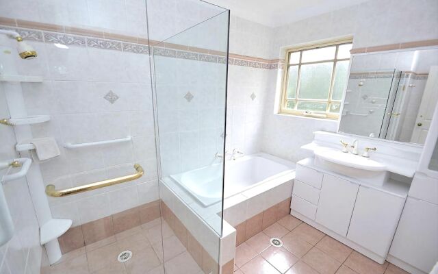 Kingsford 12 Shaw Furnished Apartment
