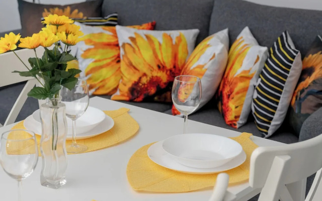 Sunny Apartment With Parking by Renters