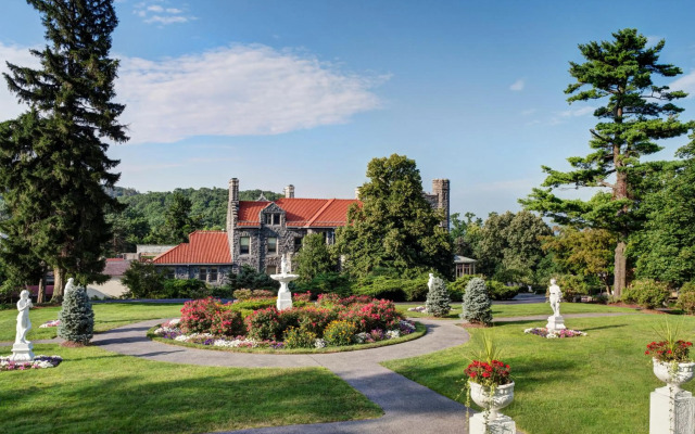 Tarrytown House Estate