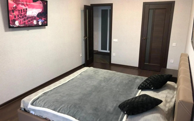 Luxury for Business & Pleasure Royal