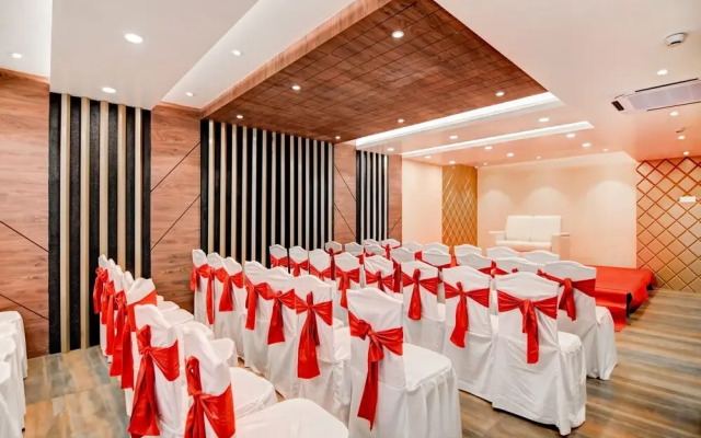 Capital O 30624 Hotel Triton