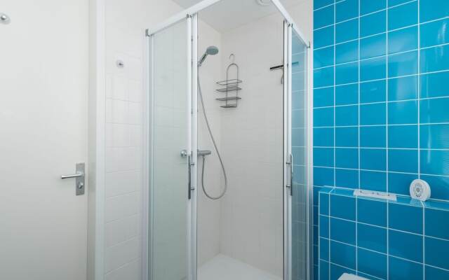 Lovely Holiday Home in Ouddorp Near Lake