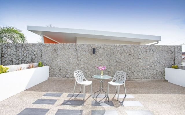 Chic and Modern 3BR Pool Villa Kloua