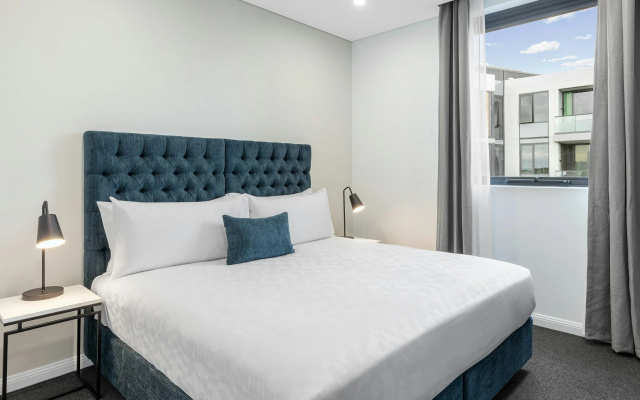 Meriton Suites Sydney Airport – Guest Rooms – Sydney