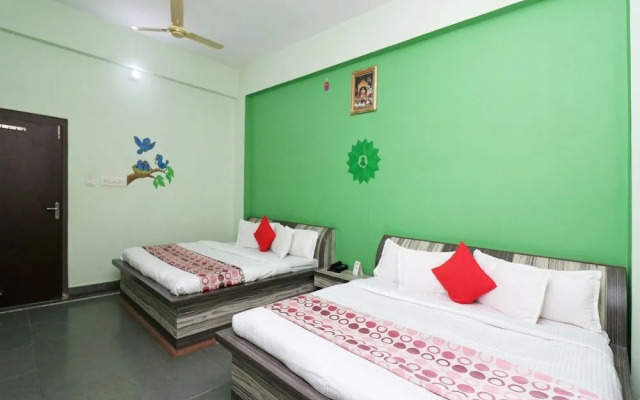 OYO 22644 Bhagat Palace